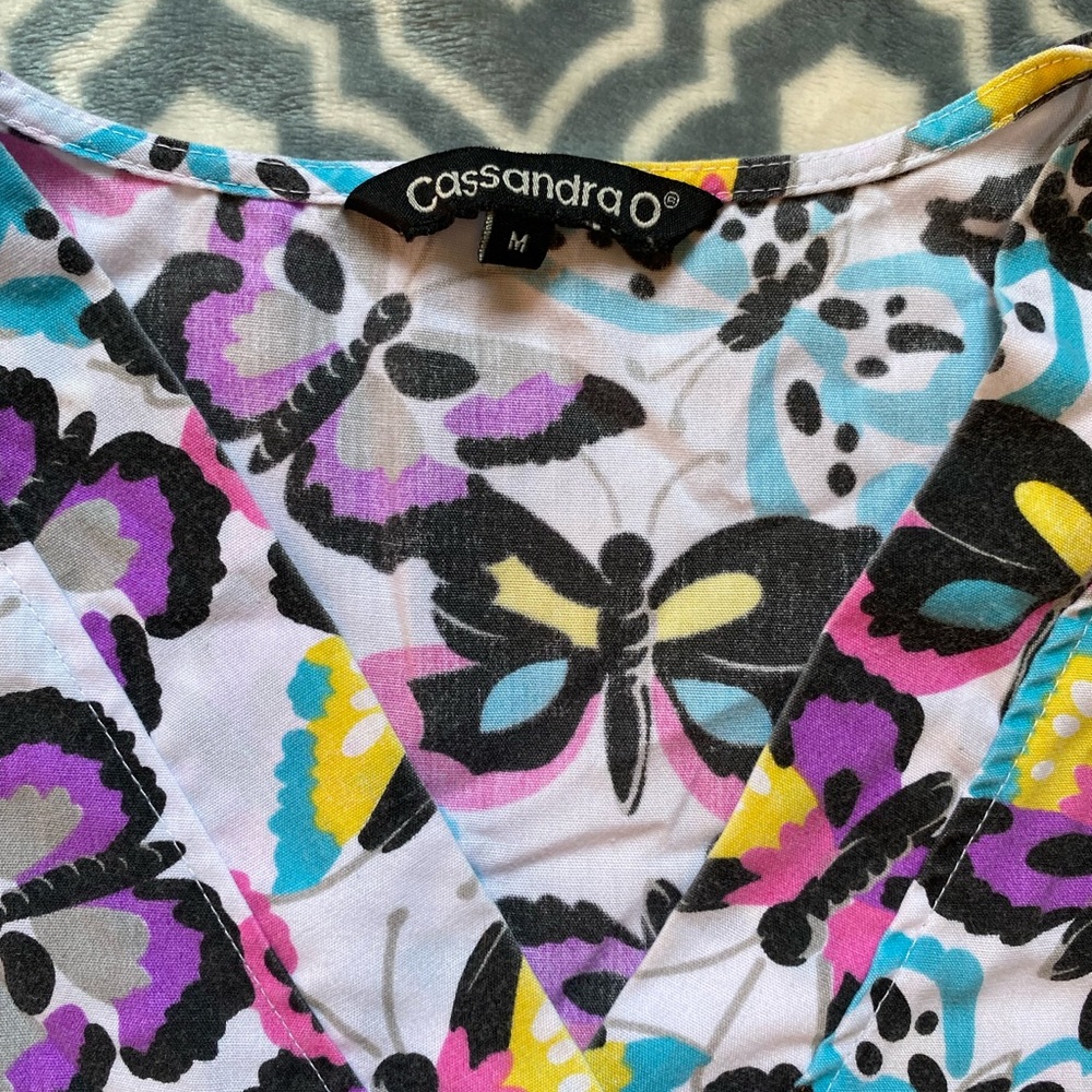 Women’s Scrub Top by Cassandra O Butterfly Size M - Picture 2 of 3